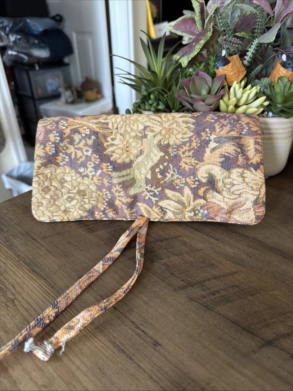 American Tourister by Franzus Jewelry Roll Organizer - Tapestry Pattern - EUC